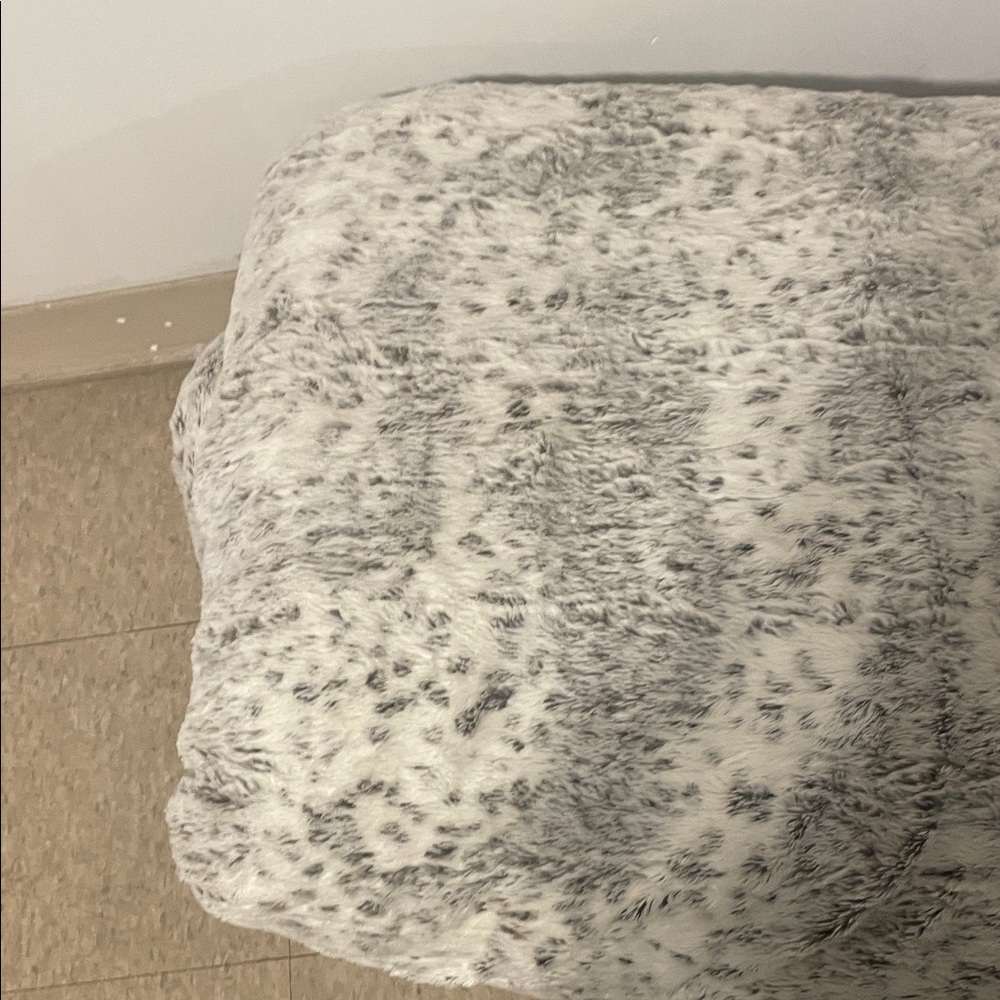 Luxurious Faux Fur Gray Blanket